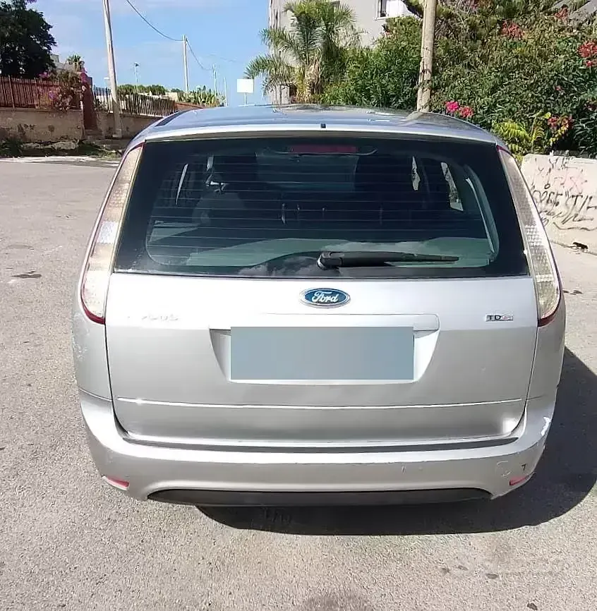 Usata Ford Focus 109 CV (80 kW) 2009 Grigio Station wagon