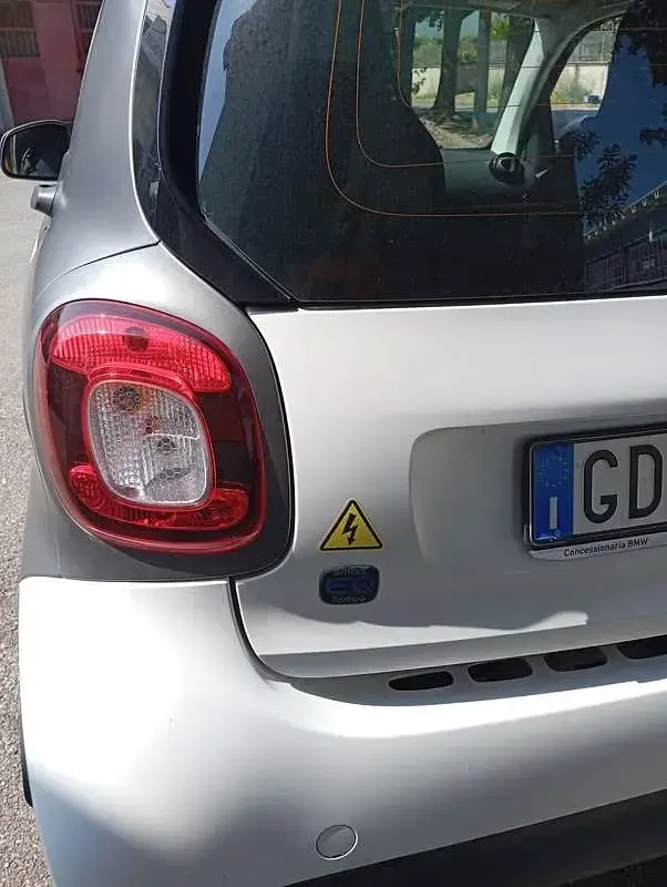 Usata Smart ForTwo Coupé 41 kW (56 CV) 2021 Bianco Utilitaria