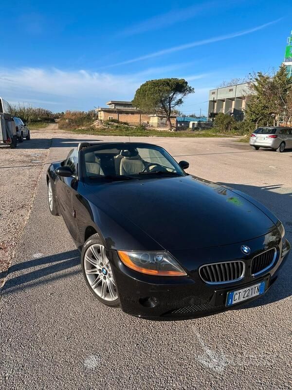 Usata 2005 BMW Z4 Cabrio | 15.000 € (Buon prezzo) - Immagine 1/4