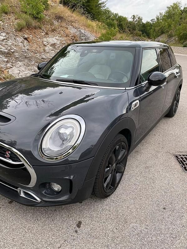 Begagnad Mini Clubman 190 HK (139 kW) 2019 Grå Kombi