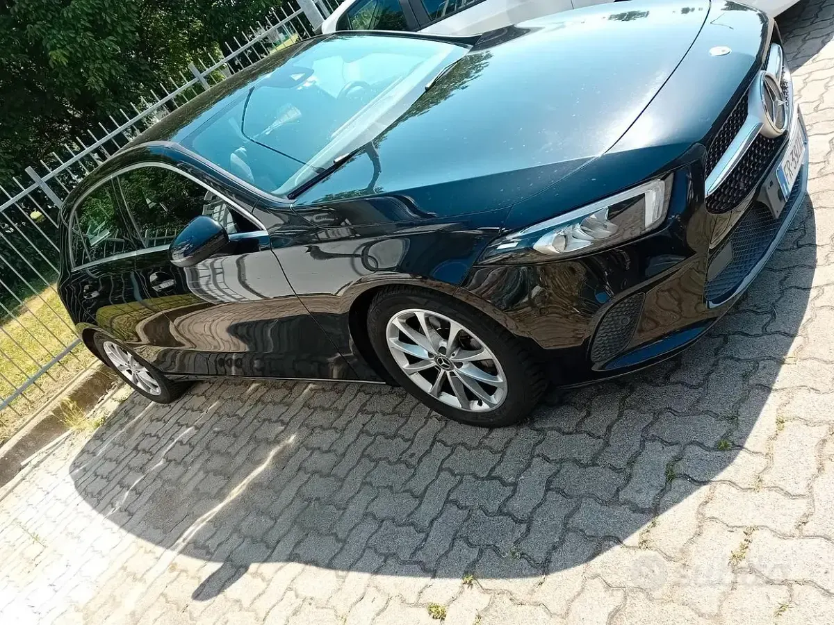 Usata Mercedes A180 136 CV (100 kW) 2018 Berlina