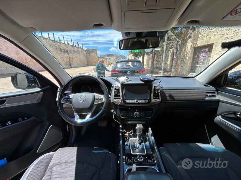 Usata Ssangyong (KGM) Rexton 181 CV (133 kW) 2019 SUV