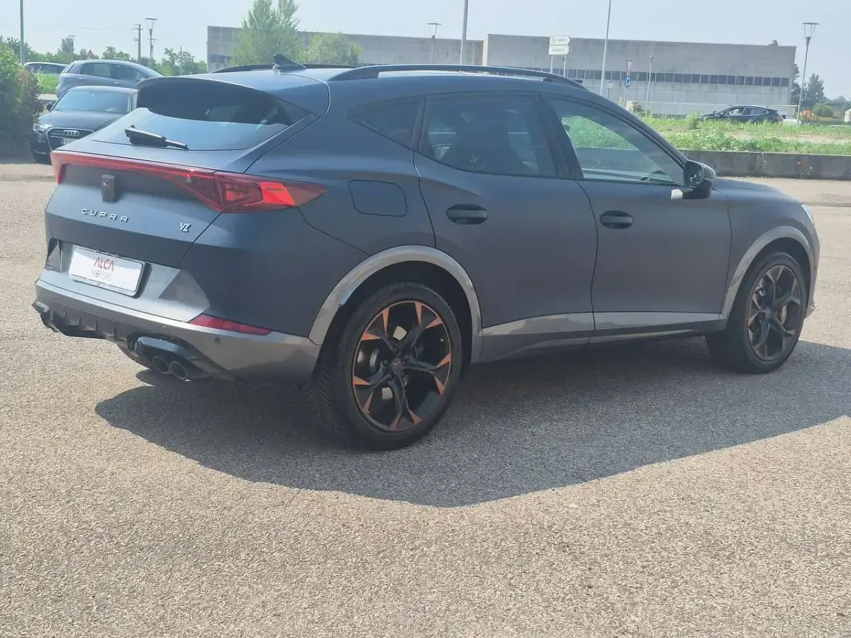 Usata Cupra Formentor VZ 310 CV (228 kW) 2022 Petrol blue opaco SUV