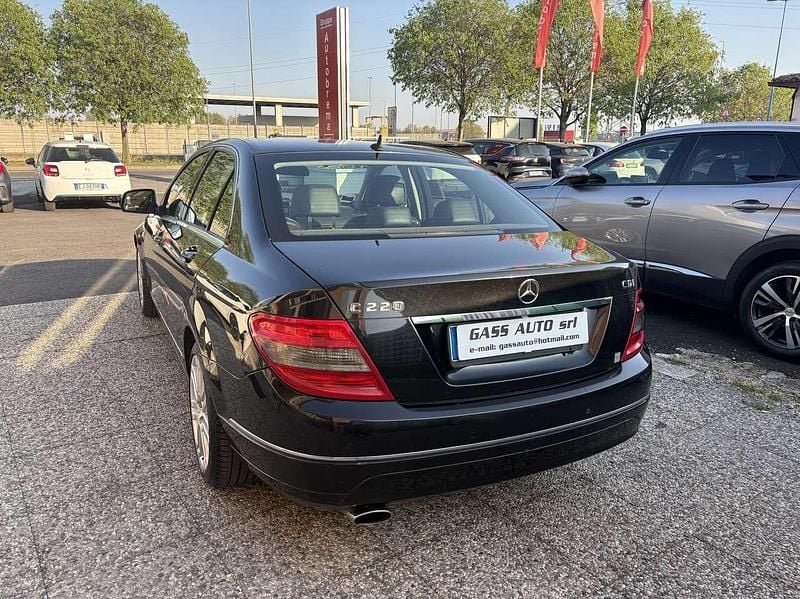 Usata Mercedes C220 Avantgarde 170 CV (125 kW) 2008 Nero Berlina