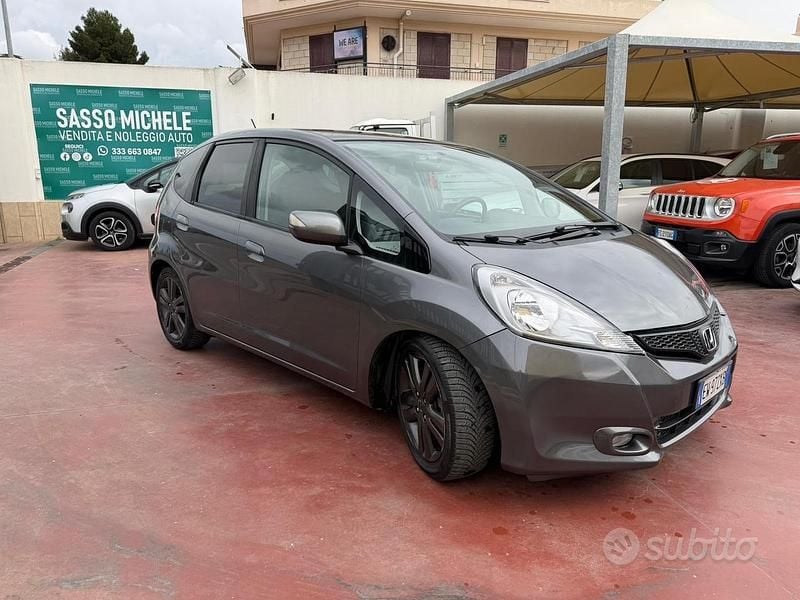 Usata Honda Jazz Trend 99 CV (72 kW) 2014 Grigio Utilitaria