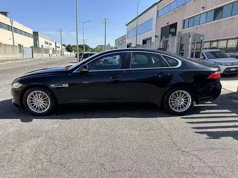Usata Jaguar XF Portfolio 179 CV (131 kW) 2017 Nero Berlina