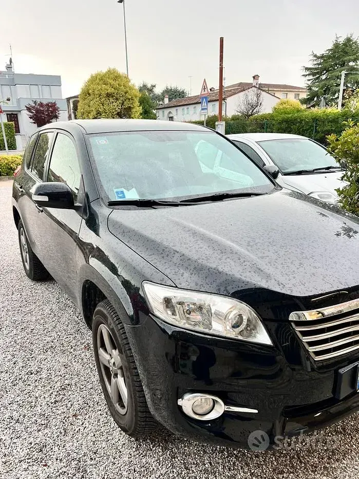 Usata Toyota RAV4 150 CV (110 kW) 2012 Nero SUV