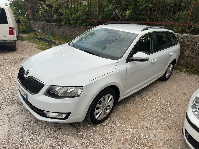 Bianco Usata 2016 Skoda Octavia Station wagon | 6500 € (Super prezzo) - Immagine 1/4