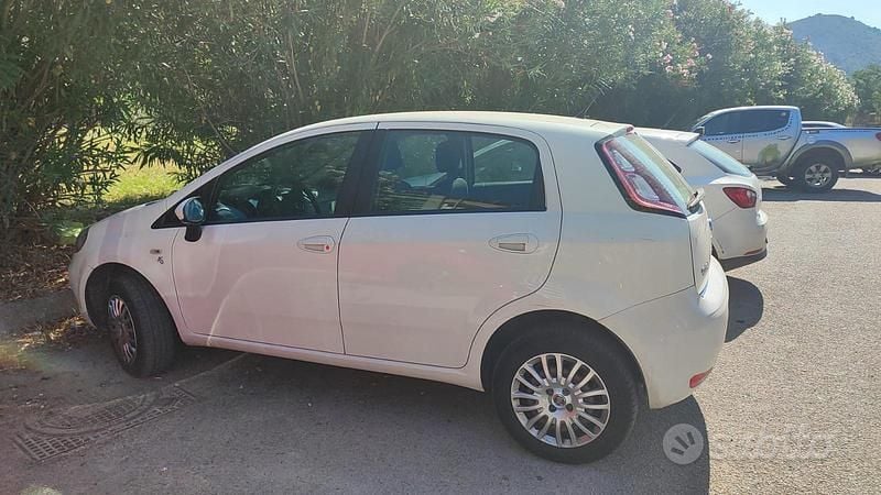 Usata Fiat Grande Punto 77 CV (56 kW) 2013 Bianco Utilitaria