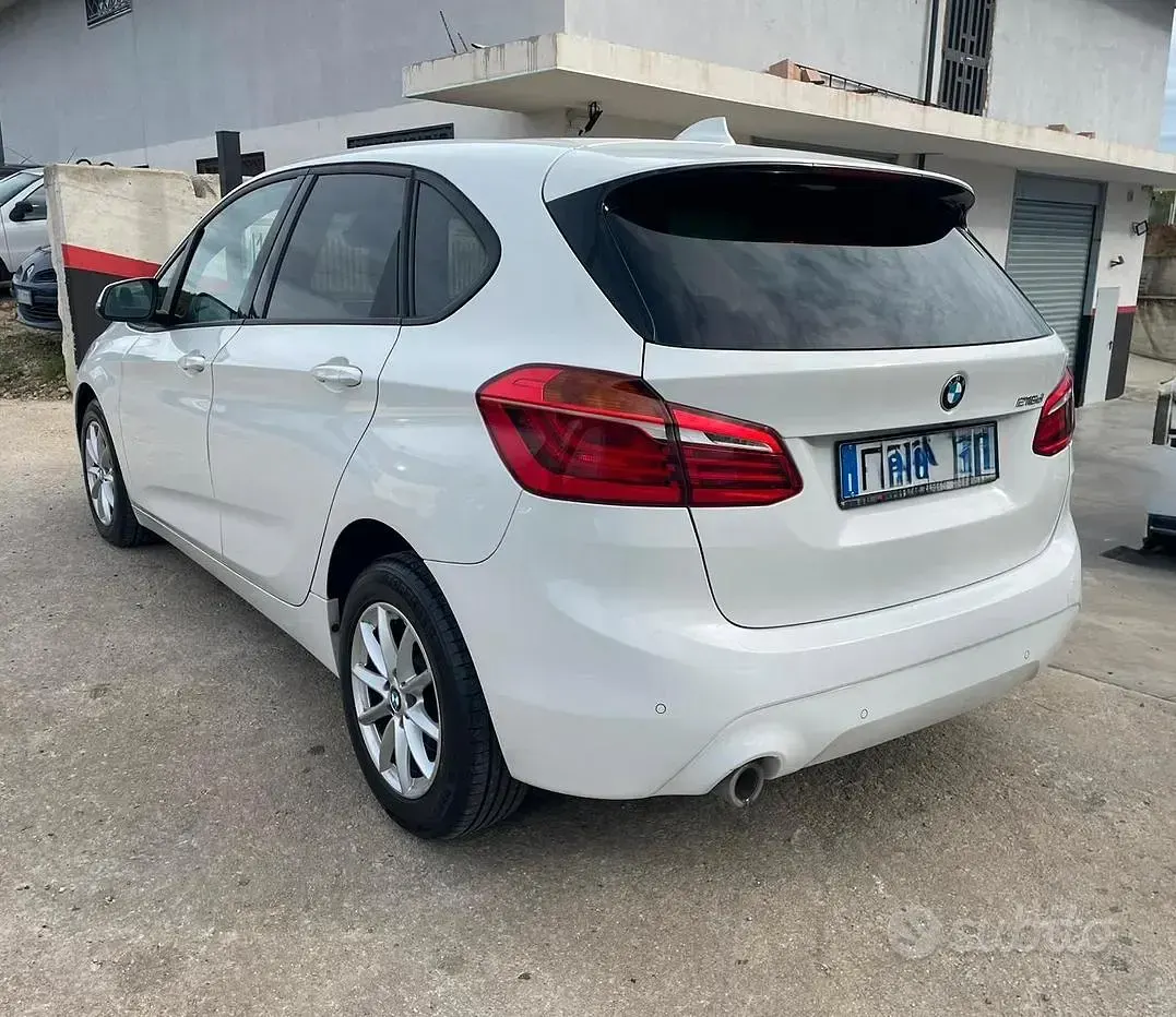 Usado BMW 216 Advantage 116 HP (85 kW) 2018 Branco Carrinha