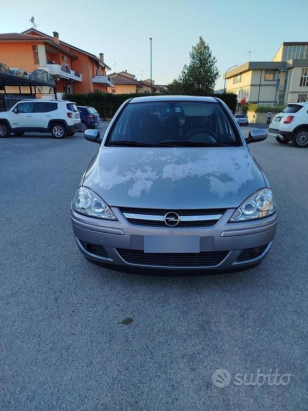 Usata Opel Corsa 69 CV (50 kW) 2006 Grigio Utilitaria