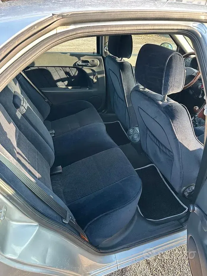 Usata Alfa Romeo 156 105 CV (77 kW) 1999 Grigio Berlina