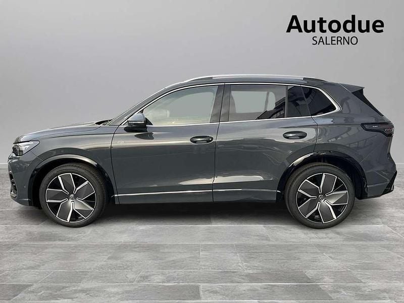 Nuova VW Tiguan R-line 150 CV (110 kW) 2026 Dolphin grey metallizzato SUV