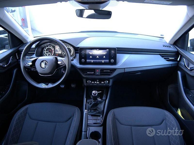 Usata Skoda Kamiq Ambition 95 CV (69 kW) 2023 Gray SUV
