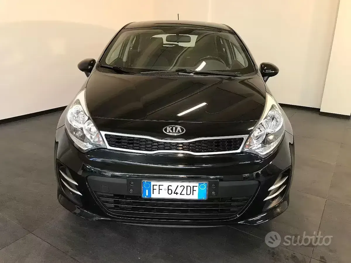 Usata Kia Rio Active 84 CV (61 kW) 2016 Nero Utilitaria