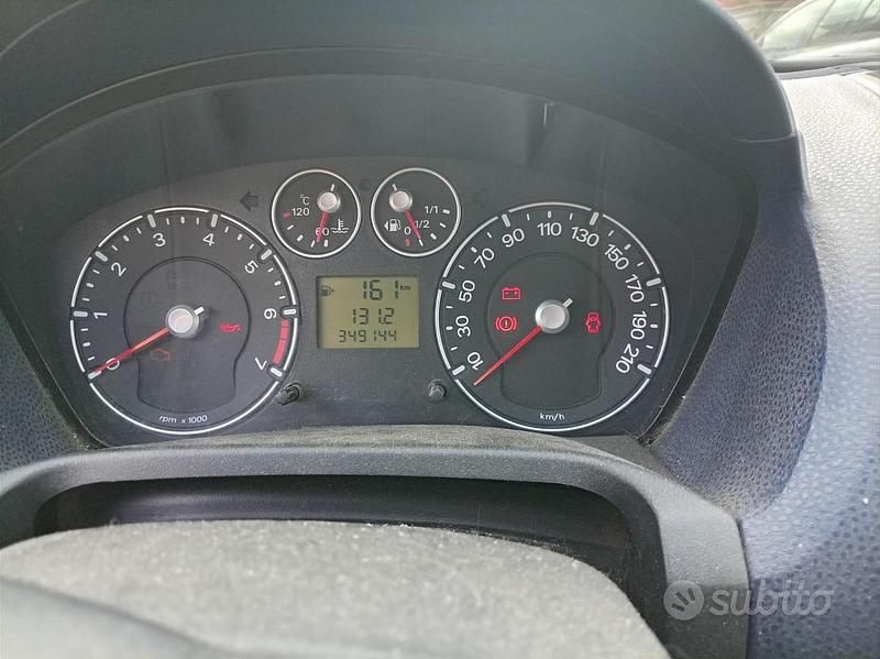 Usata Ford Fiesta 75 CV (55 kW) 2007 Grigio Utilitaria