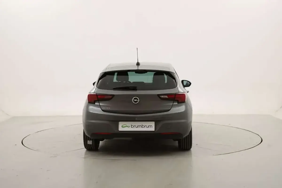 Usata Opel Astra Business Elegance 122 CV (89 kW) 2021 Grigio Berlina