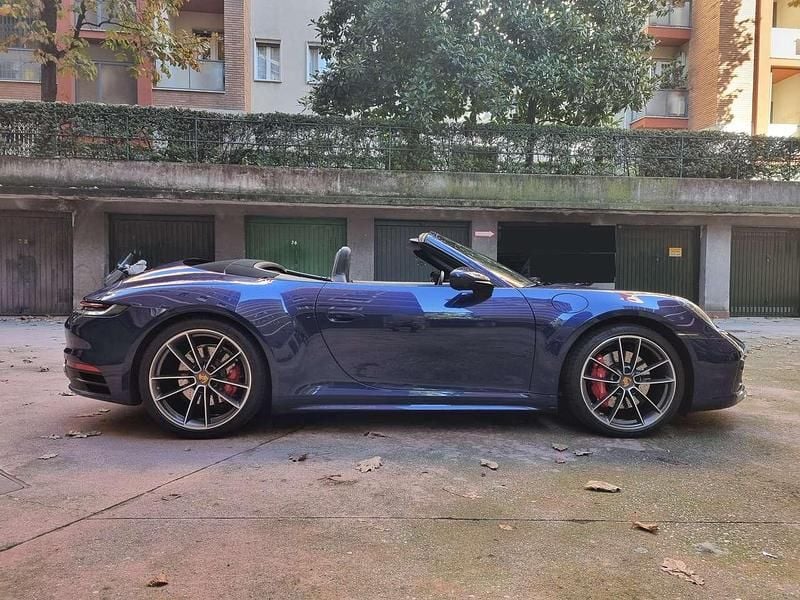 Usata Porsche 911 Carrera S Cabriolet 450 CV (330 kW) 2021 Blu genziana Cabrio