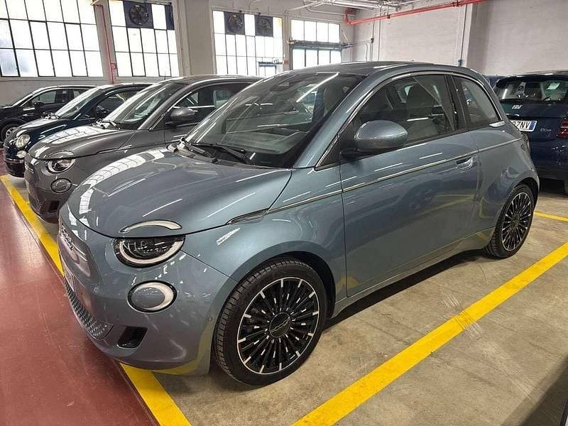 Usata Fiat 500e La Prima 86 kW (118 CV) 2021 Blu Berlina