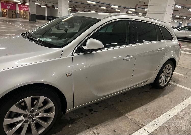 Usata Opel Insignia Business 140 CV (102 kW) 2015 Argento Station wagon
