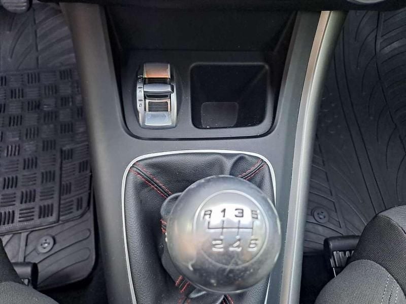 Usata Alfa Romeo Giulietta Veloce 105 CV (77 kW) 2013 Nero Berlina