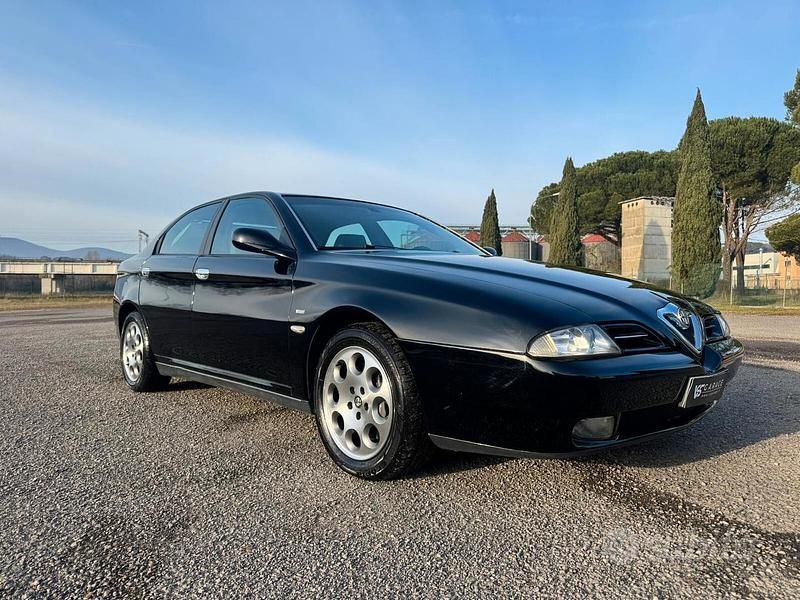 Usata Alfa Romeo 166 Super 205 CV (150 kW) 1999 Nero Berlina