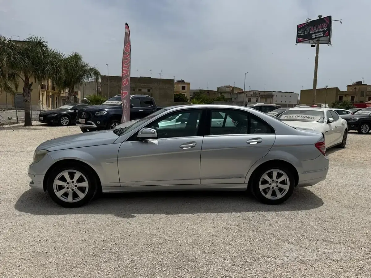 Usata Mercedes C220 Avantgarde 170 CV (125 kW) 2007 Grigio Berlina