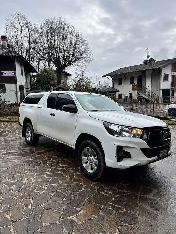 Usata Toyota HiLux Lounge 150 CV (110 kW) 2020 Pick-up