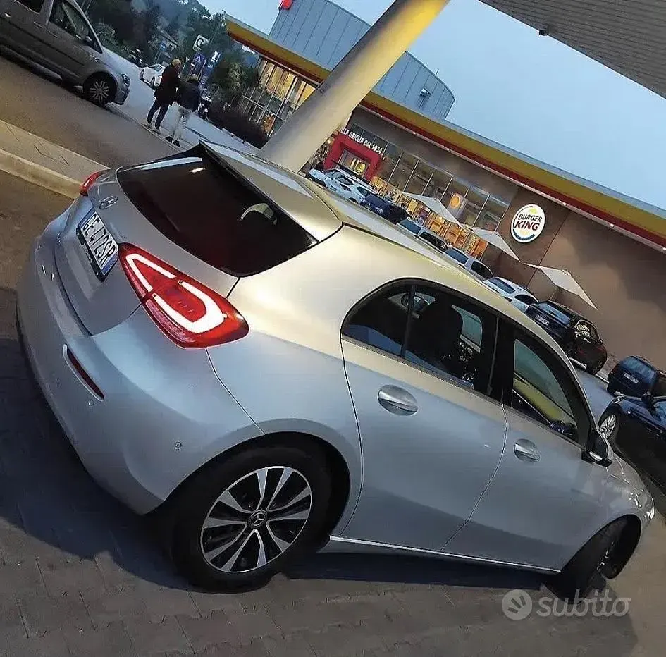 Usata Mercedes A180 Premium 116 CV (85 kW) 2021 Grigio Berlina