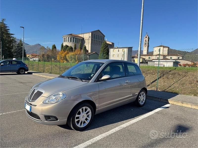 Usata Lancia Ypsilon 60 CV (44 kW) 2009 Marrone Utilitaria