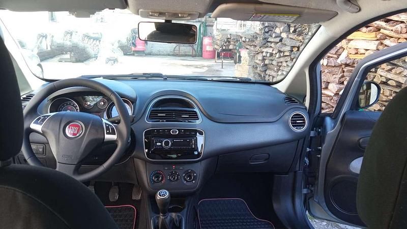 Usata Fiat Punto Evo Dynamic 95 CV (69 kW) 2011 Grigio Utilitaria