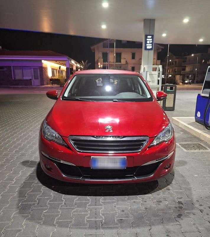 Begagnad Peugeot 308 SW Allure 120 HK (88 kW) 2017 Kombi