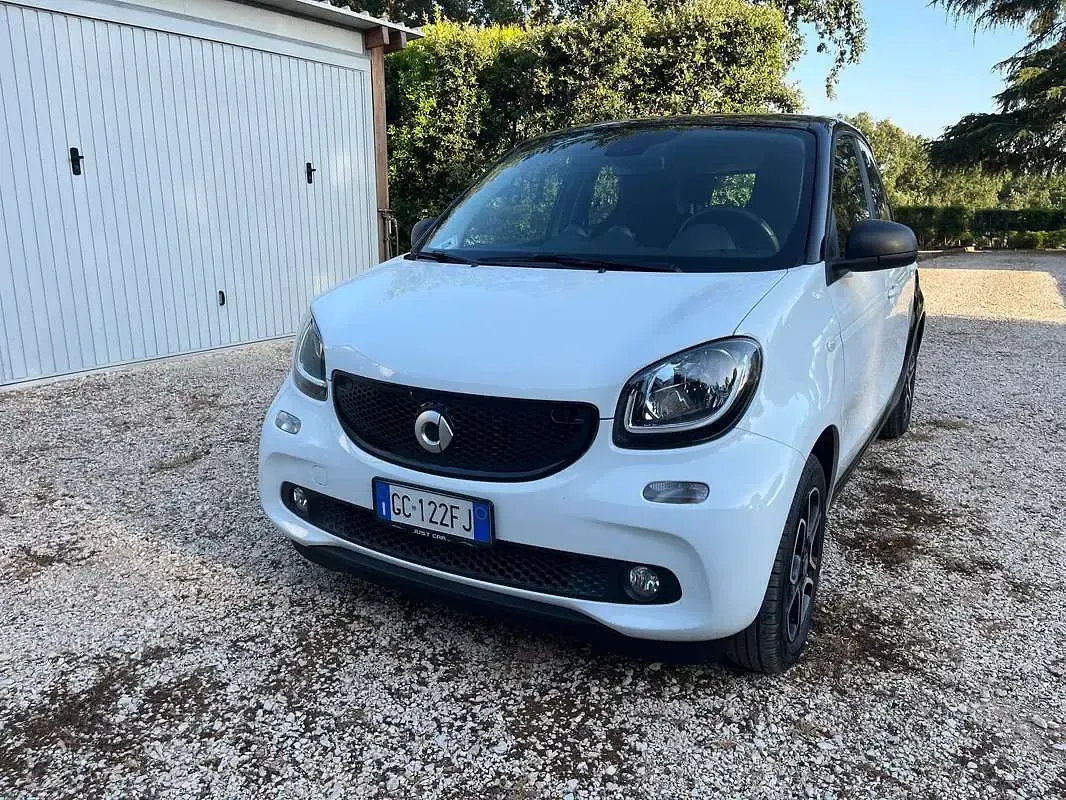 Usata Smart ForFour Superpassion 90 CV (66 kW) 2019 Bianco Utilitaria