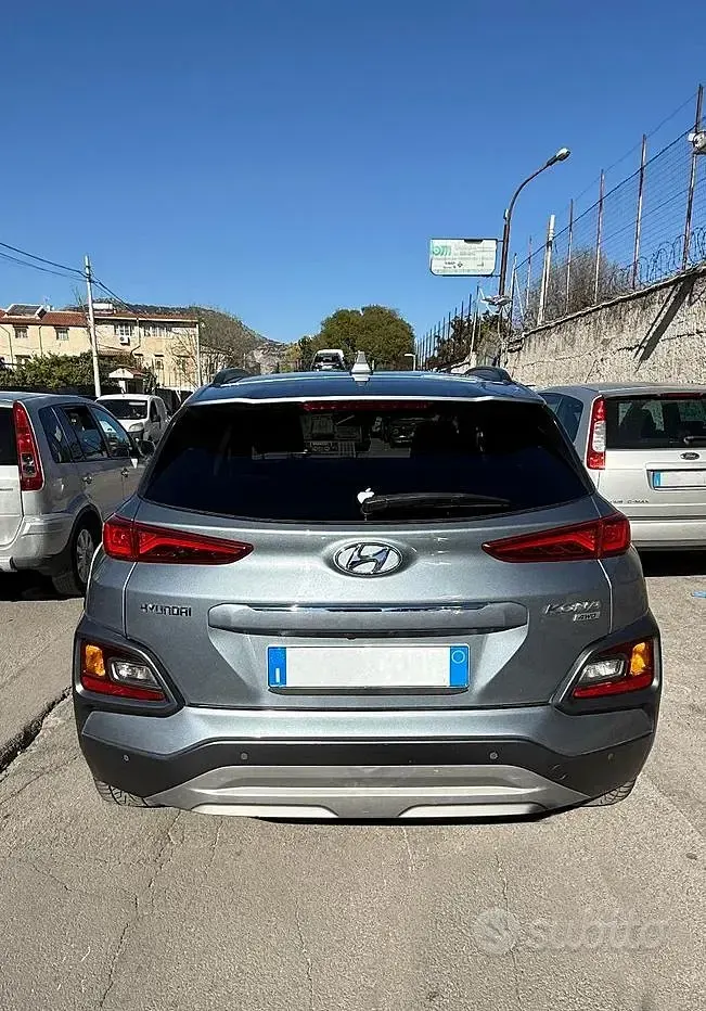 Usata Hyundai Kona Style 136 CV (100 kW) 2019 Grigio SUV