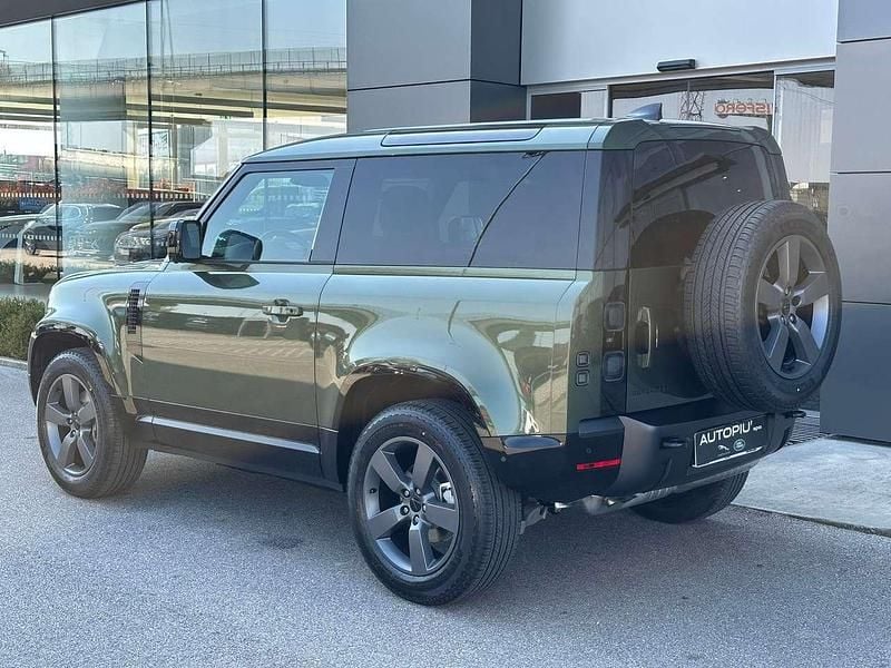 Nuova Land Rover Defender SE Dynamic 200 CV (147 kW) 2026 Woolstone green SUV
