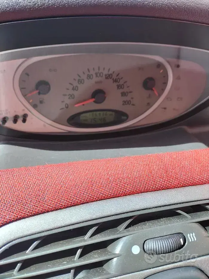 Usata Lancia Ypsilon 60 CV (44 kW) 2002 Utilitaria