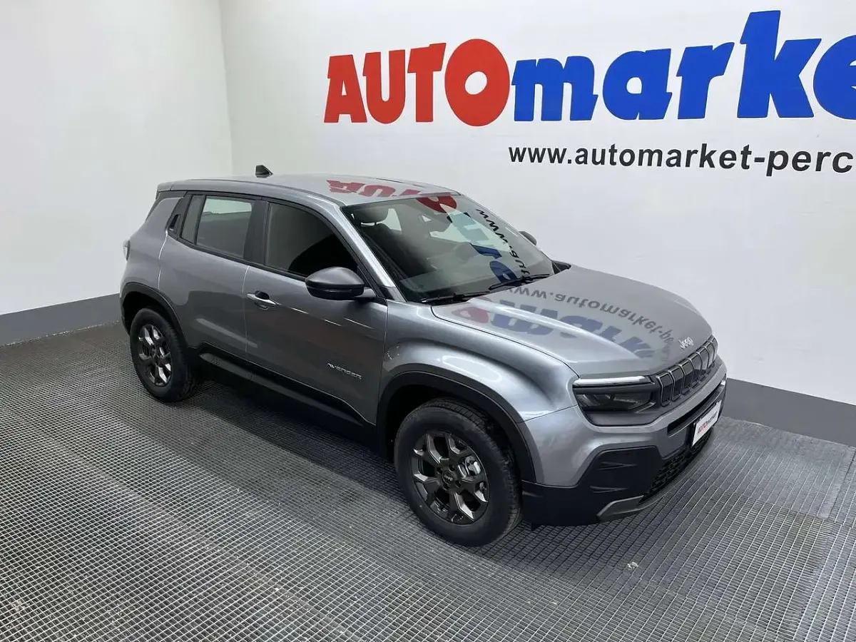 Nuova Jeep Avenger Longitude 101 CV (74 kW) 2026 Grigio SUV