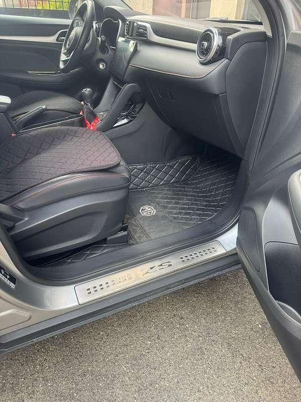 Usata MG ZS Luxury 106 CV (77 kW) 2024 Grigio SUV