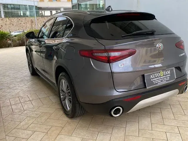 Usata Alfa Romeo Stelvio 190 CV (139 kW) 2021 Grigio SUV