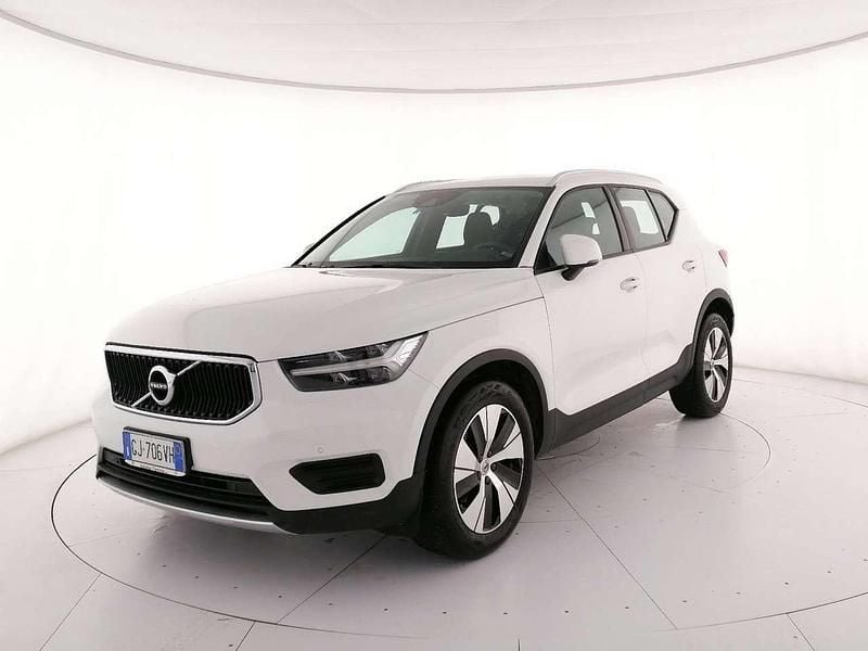 Bianco Usata 2022 Volvo XC40 Momentum SUV | 24.900 € (Buon prezzo) - Immagine 1/4