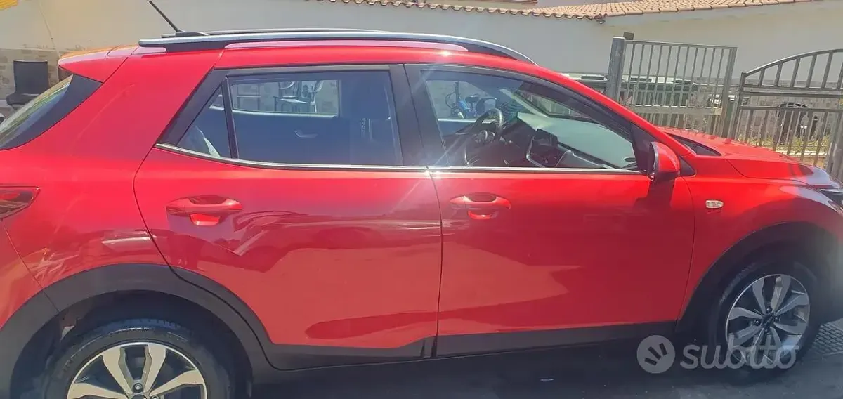 Usata Kia Stonic Urban 84 CV (61 kW) 2024 Rosso SUV
