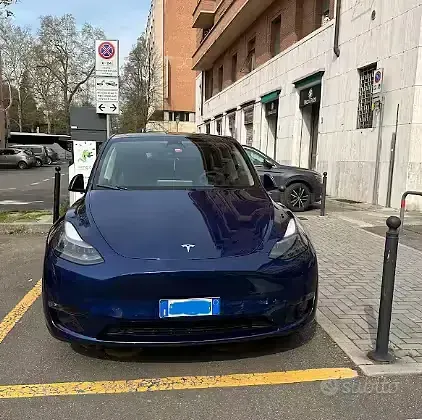 Usata Tesla Model Y 152 kW (208 CV) 2022 Bluazzurro SUV