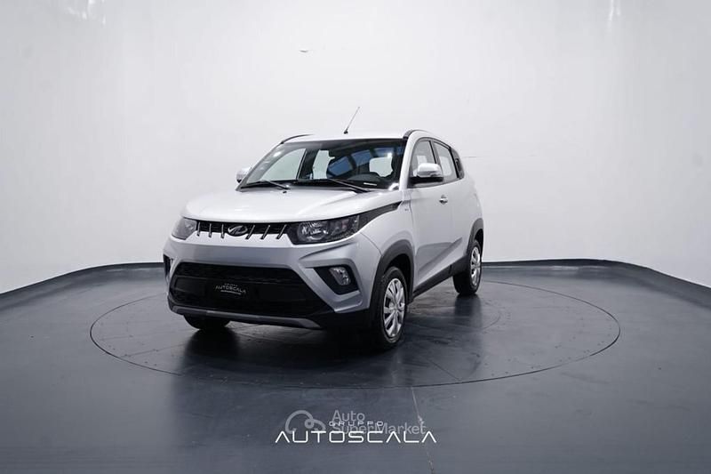 Usata Mahindra KUV100 87 CV (63 kW) 2025 Argento SUV