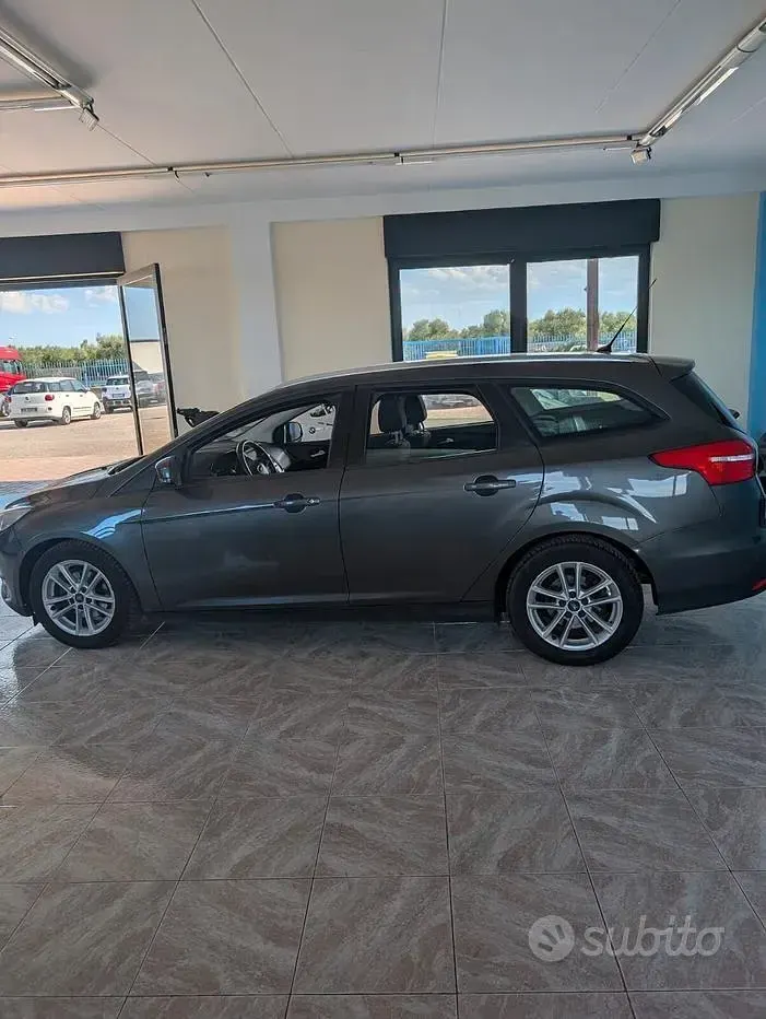 Usata Ford Focus Titanium 105 CV (77 kW) 2015 Grigio Station wagon