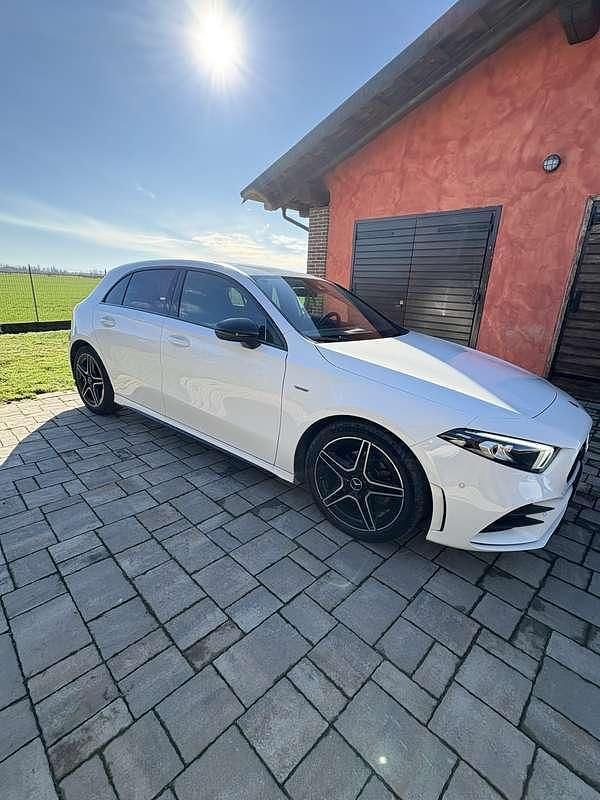 Usata Mercedes A180 Premium 116 CV (85 kW) 2021 Berlina