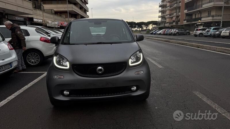 Grigio Usata 2019 Smart ForTwo Coupé Passion Coupé | 17.900 € (Buon prezzo) - Immagine 1/4