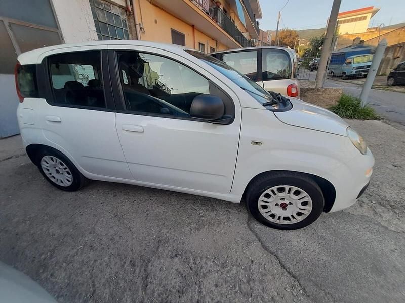 Usata Fiat Panda Lounge 95 CV (69 kW) 2017 Bianco Utilitaria