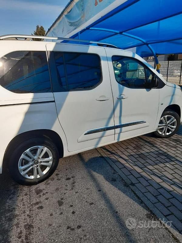 Usata Toyota Proace City City 110 CV (80 kW) 2022 Bianco Monovolume