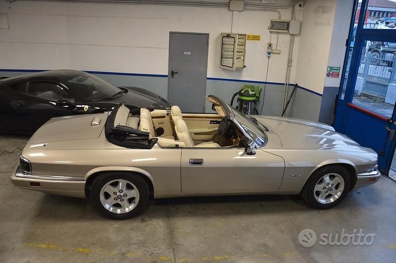Usata Jaguar XJS 231 CV (169 kW) 2004 Beige Cabrio