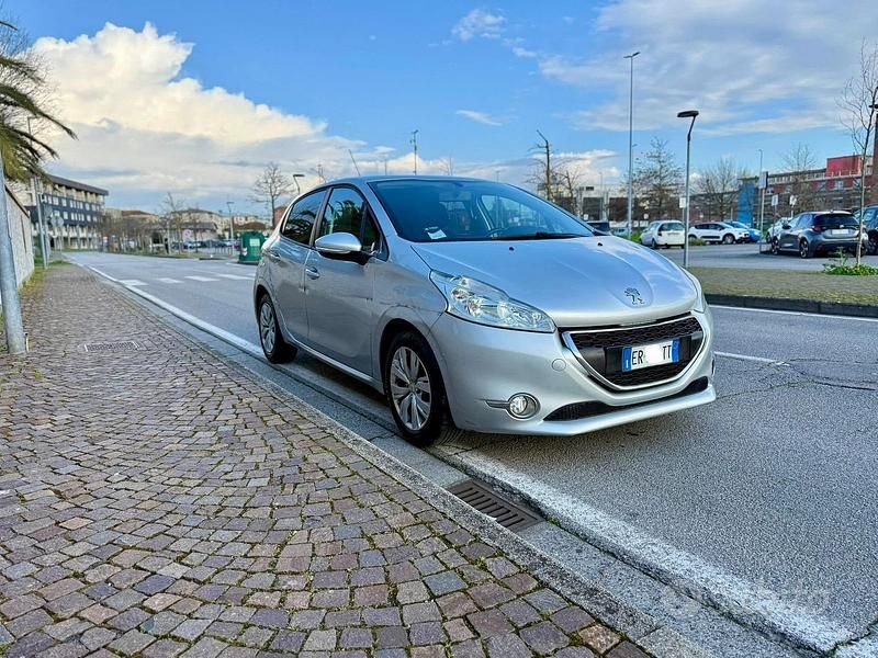 Usata Peugeot 208 2013 Grigio Utilitaria